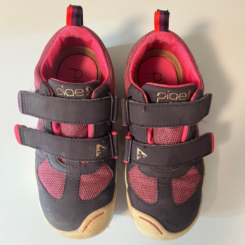 Plae Charlie size 11.